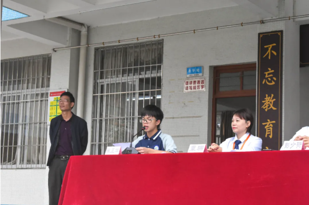 情系师生健康，爱心守护未来丨衍生健康医药向高村中学捐赠价值28万元的“元旦礼品”